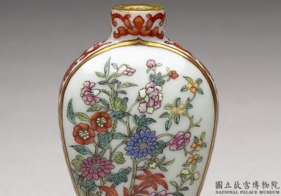 图片[2]-Snuff bottle with floral decoration in famille rose, Qing dynasty, Jiaqing reign (1796-1820)-China Archive